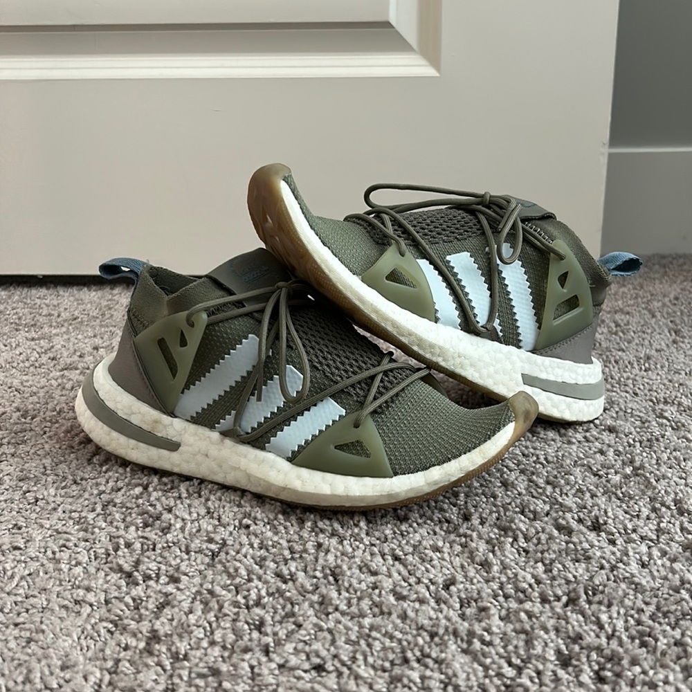 Adidas Sneakers